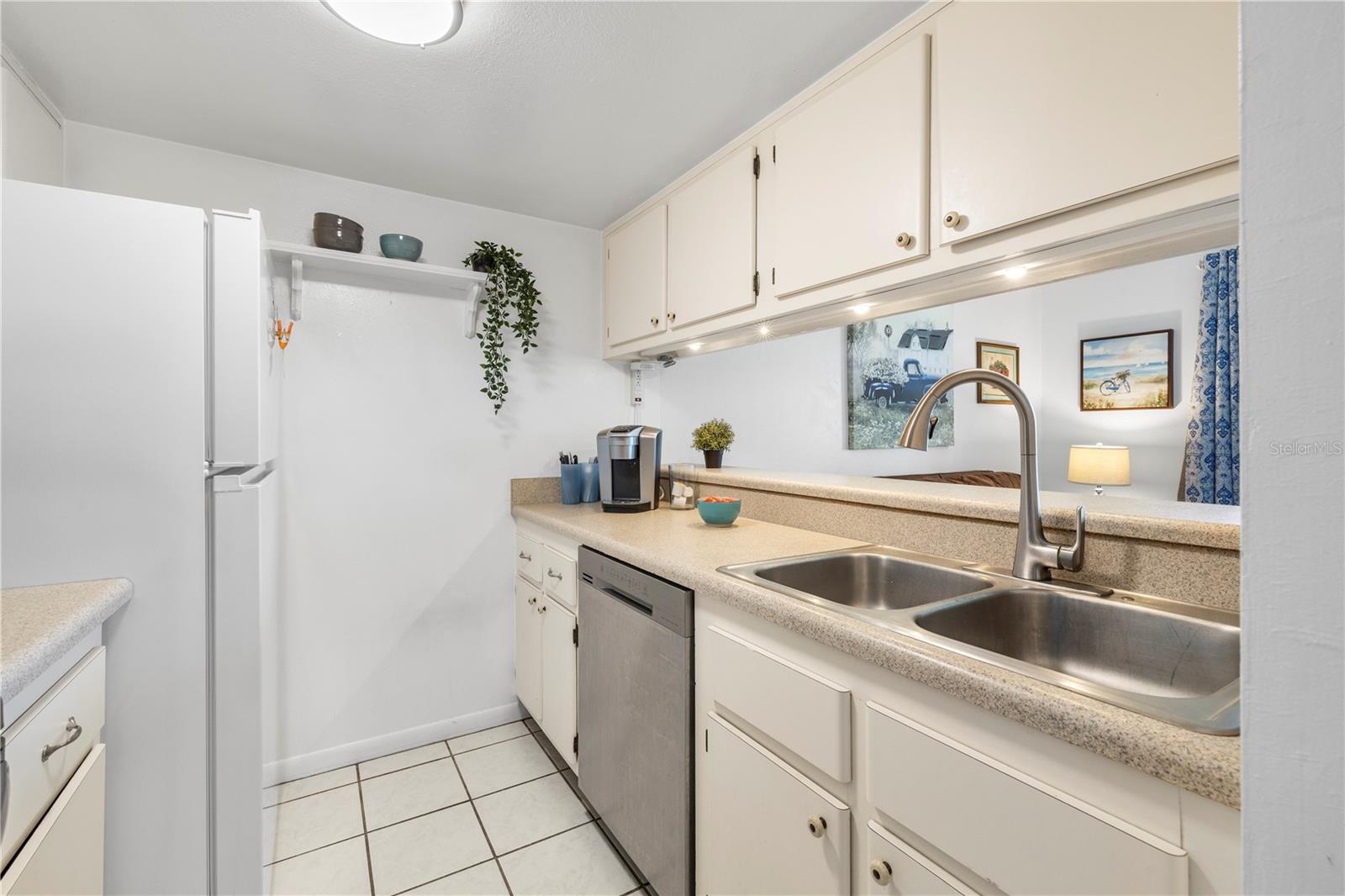 2525 W BAY DR #C21, BELLEAIR BLUFFS, FL, 33770
