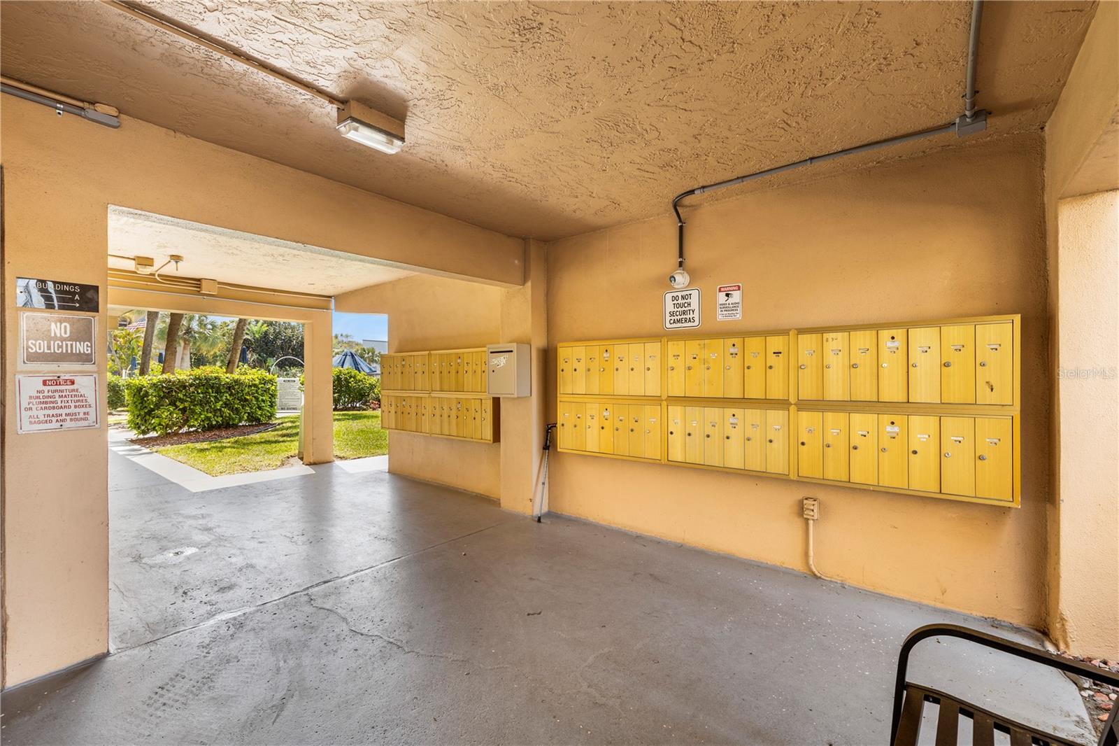 2525 W BAY DR #C21, BELLEAIR BLUFFS, FL, 33770