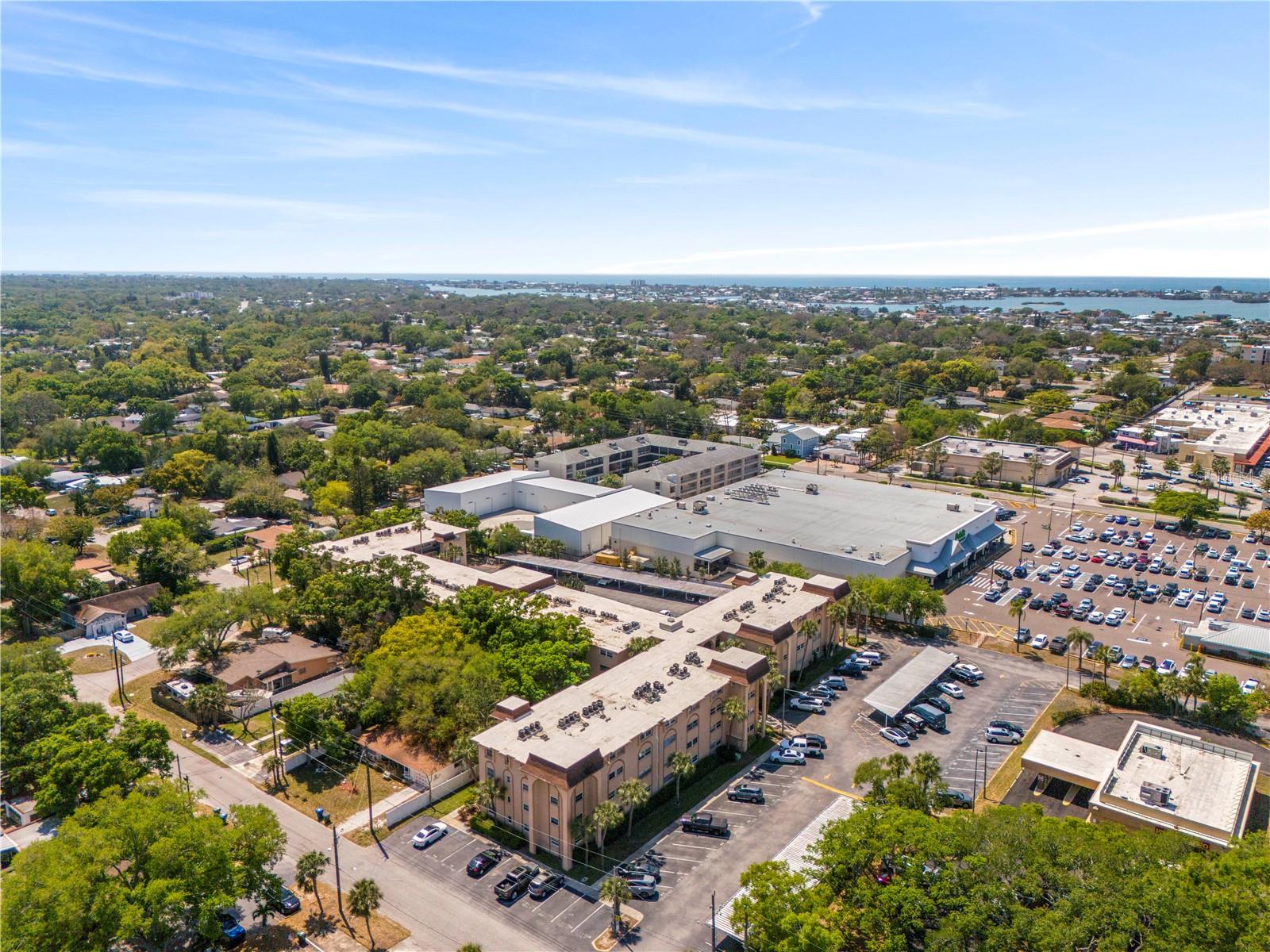 2525 W BAY DR #C21, BELLEAIR BLUFFS, FL, 33770