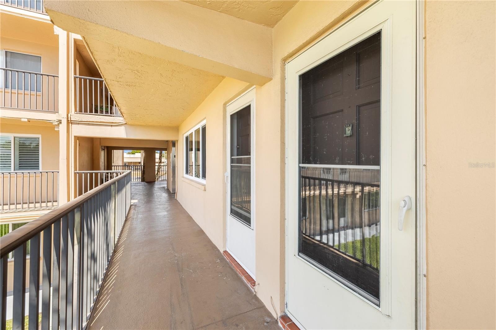 2525 W BAY DR #C21, BELLEAIR BLUFFS, FL, 33770