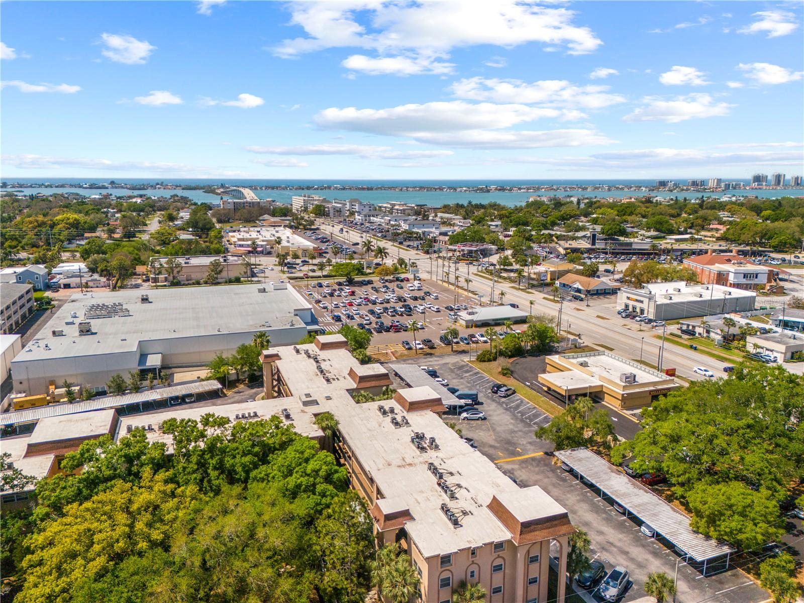 2525 W BAY DR #C21, BELLEAIR BLUFFS, FL, 33770