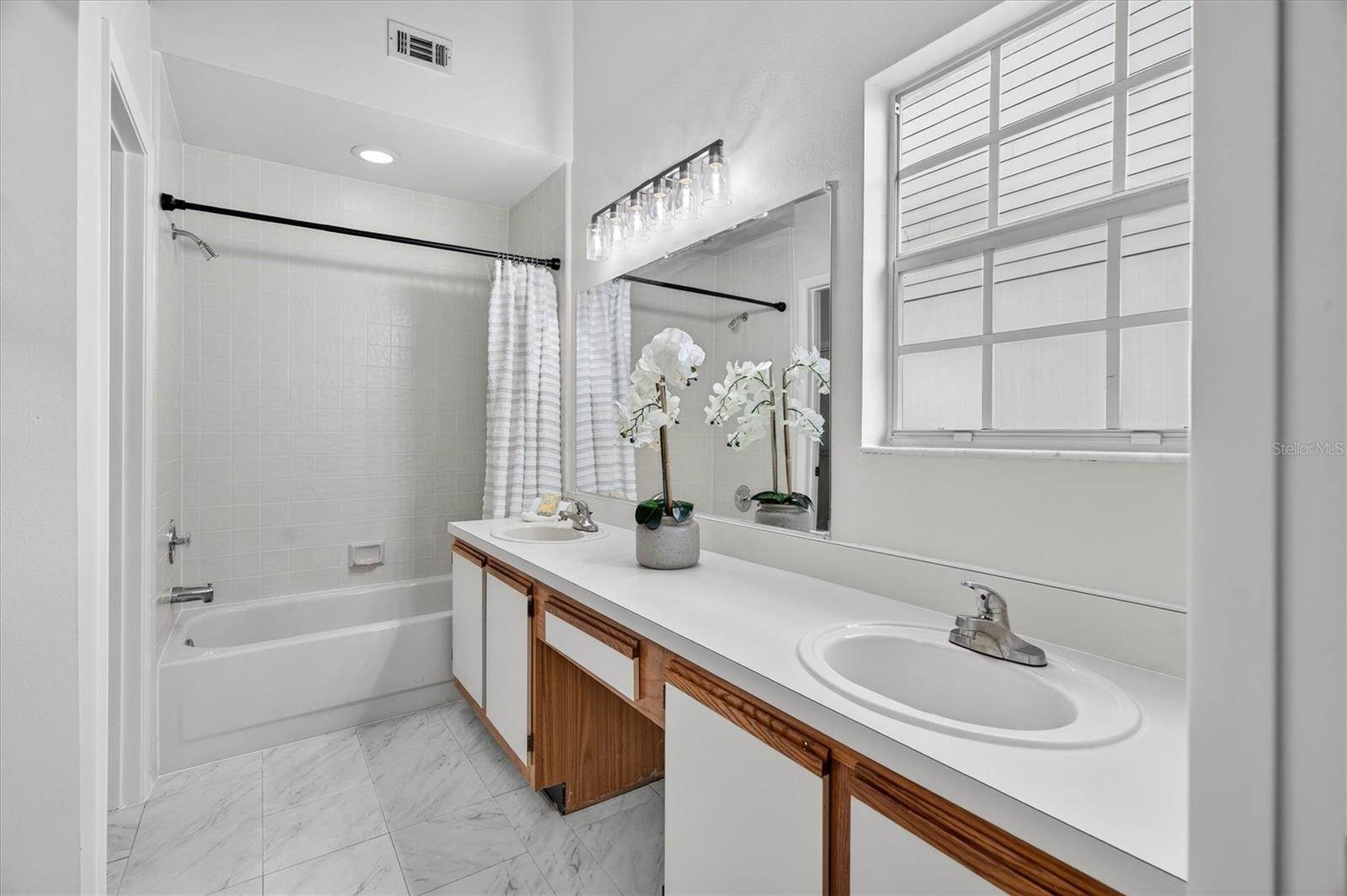 630 MAPLE OAK CIR #102, ALTAMONTE SPRINGS, FL, 32701