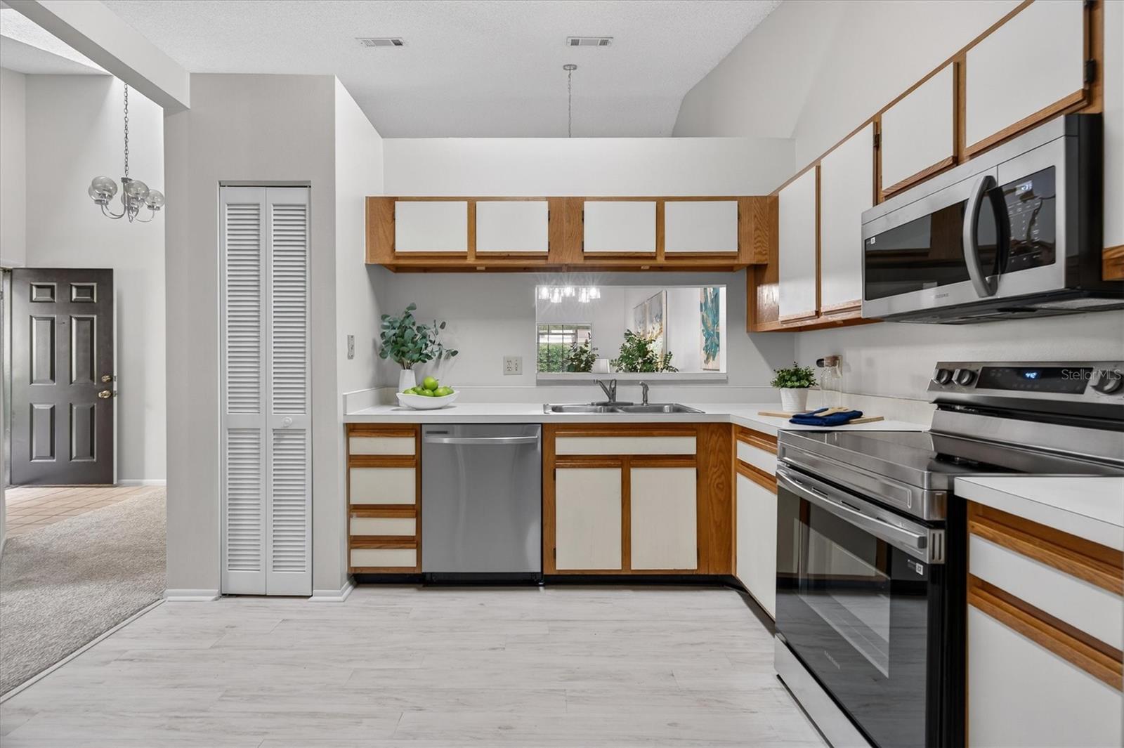 630 MAPLE OAK CIR #102, ALTAMONTE SPRINGS, FL, 32701