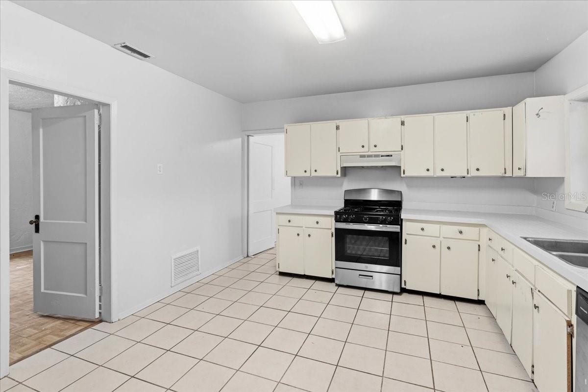 779 NW 37TH ST, GAINESVILLE, FL, 32607