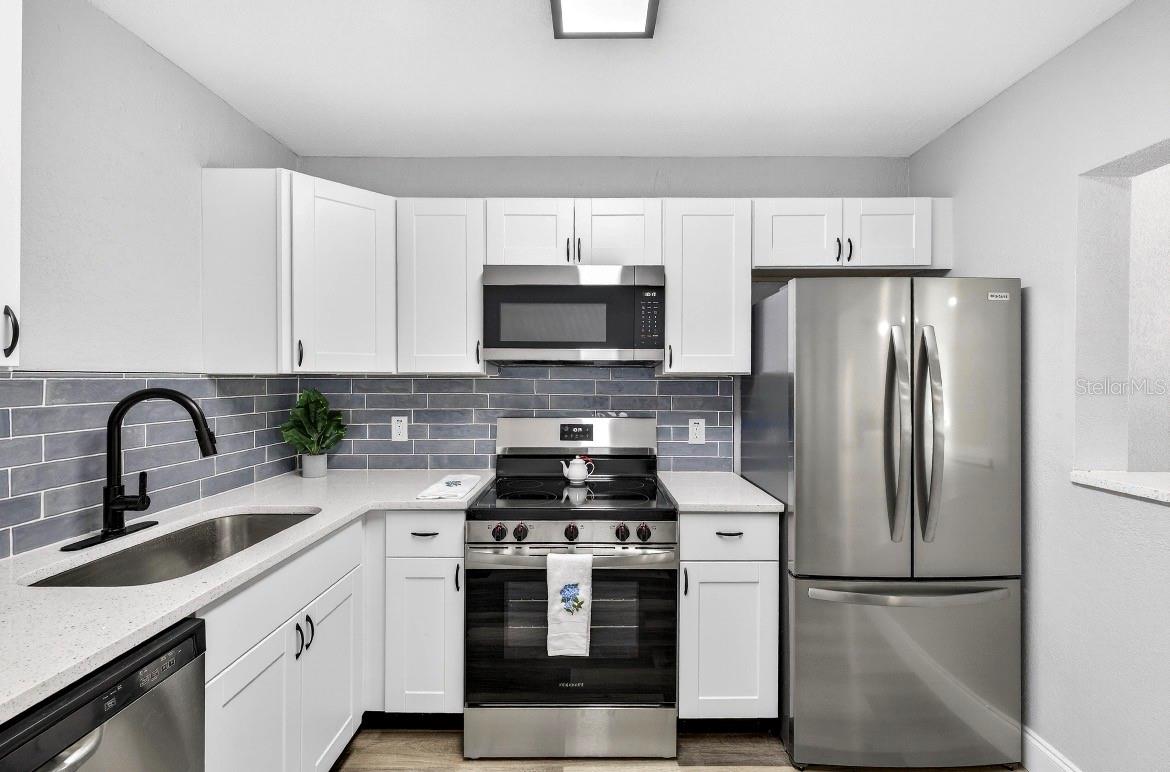 FULLY REMODELED KITCHEN