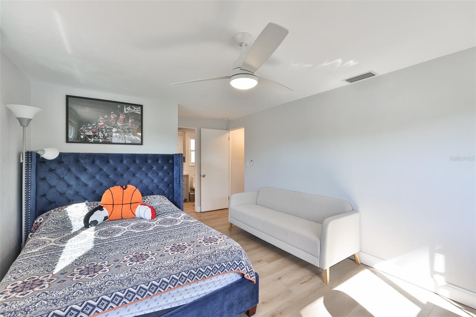 1279 86TH AVE N, ST PETERSBURG, FL, 33702