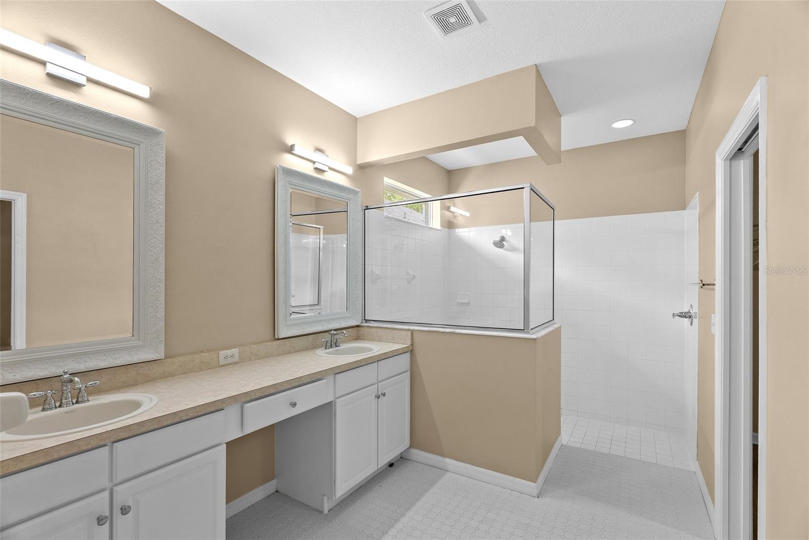 5015 SKY BLUE DR, LUTZ, FL, 33558