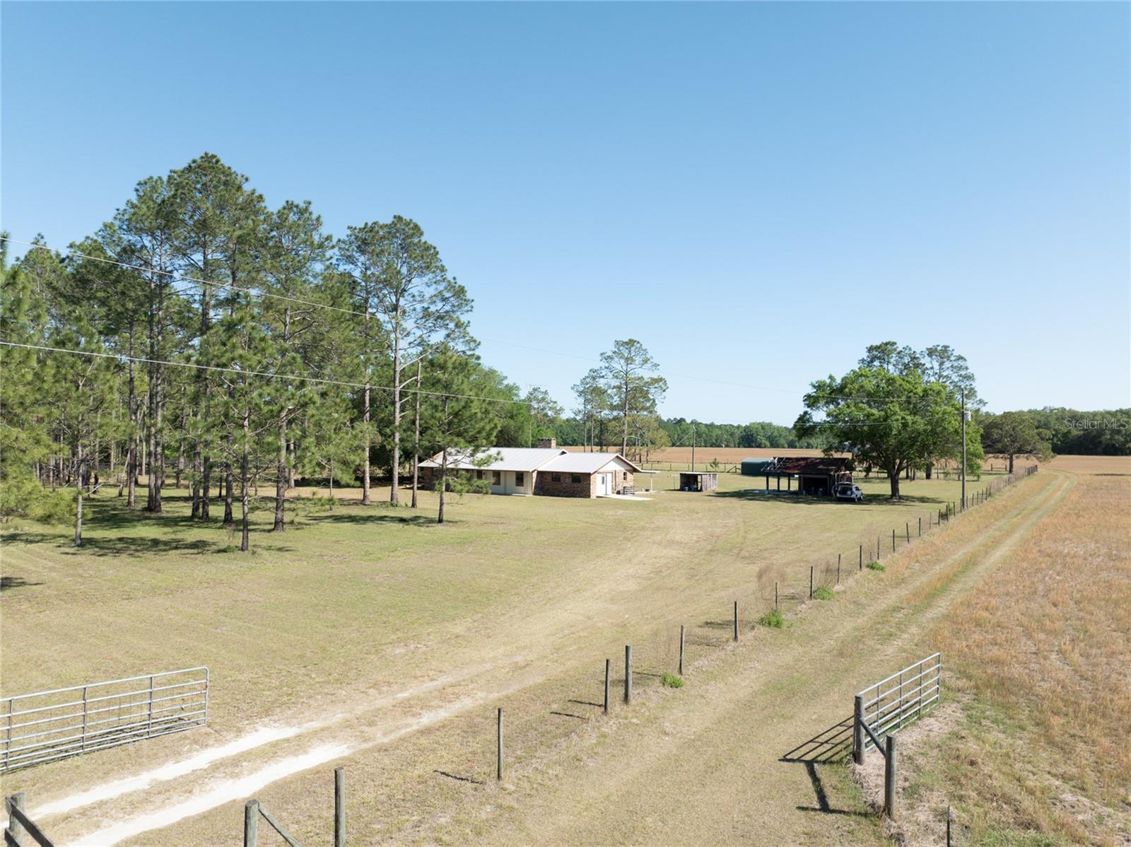 13296 SW COUNTY ROAD 231, BROOKER, FL, 32622