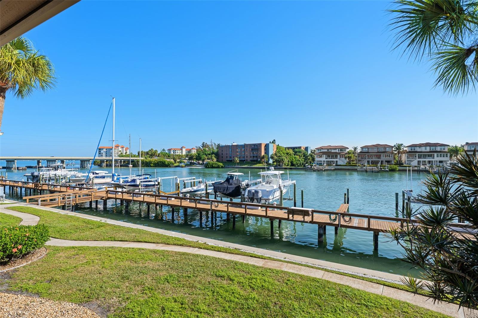 4750 BRITTANY DR S #126, ST PETERSBURG, FL, 33715
