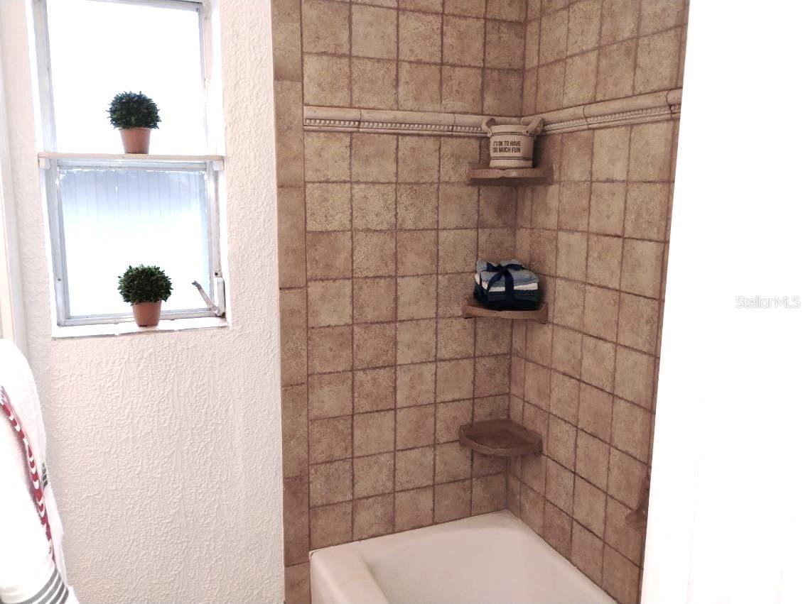 1689 WEYBRIDGE ST, DELTONA, FL, 32725