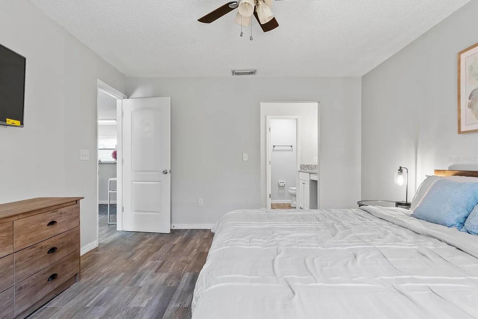 1 BRITTANY LN, PALM COAST, FL, 32137
