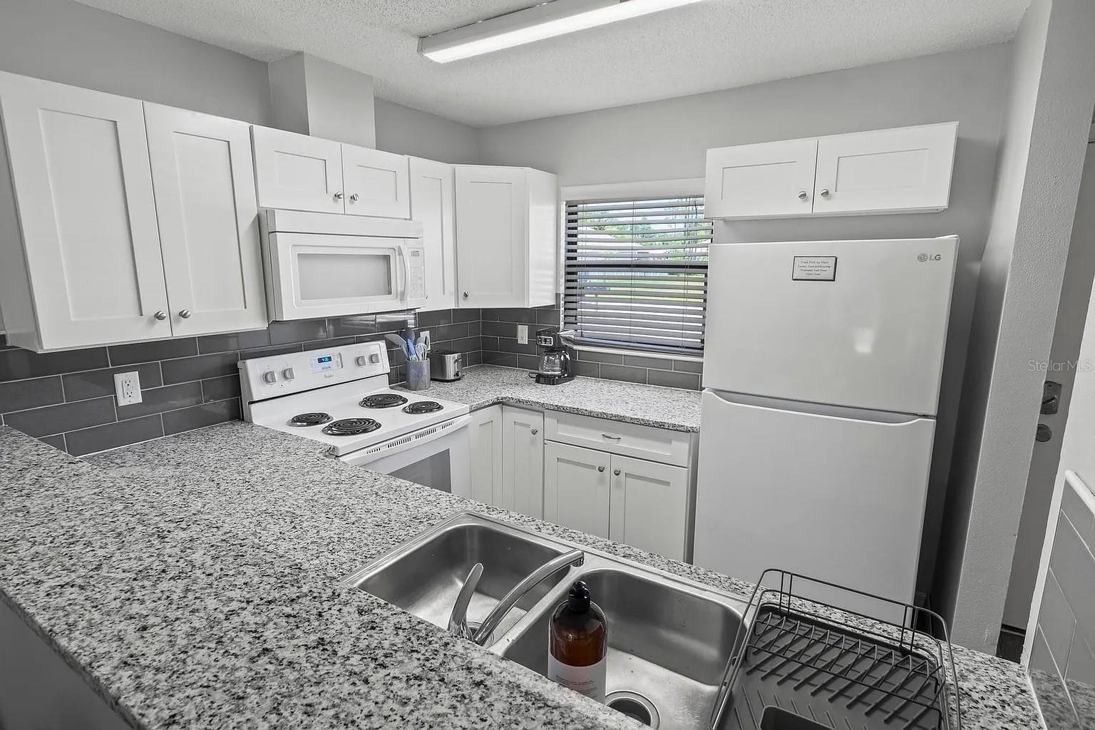 1 BRITTANY LN, PALM COAST, FL, 32137