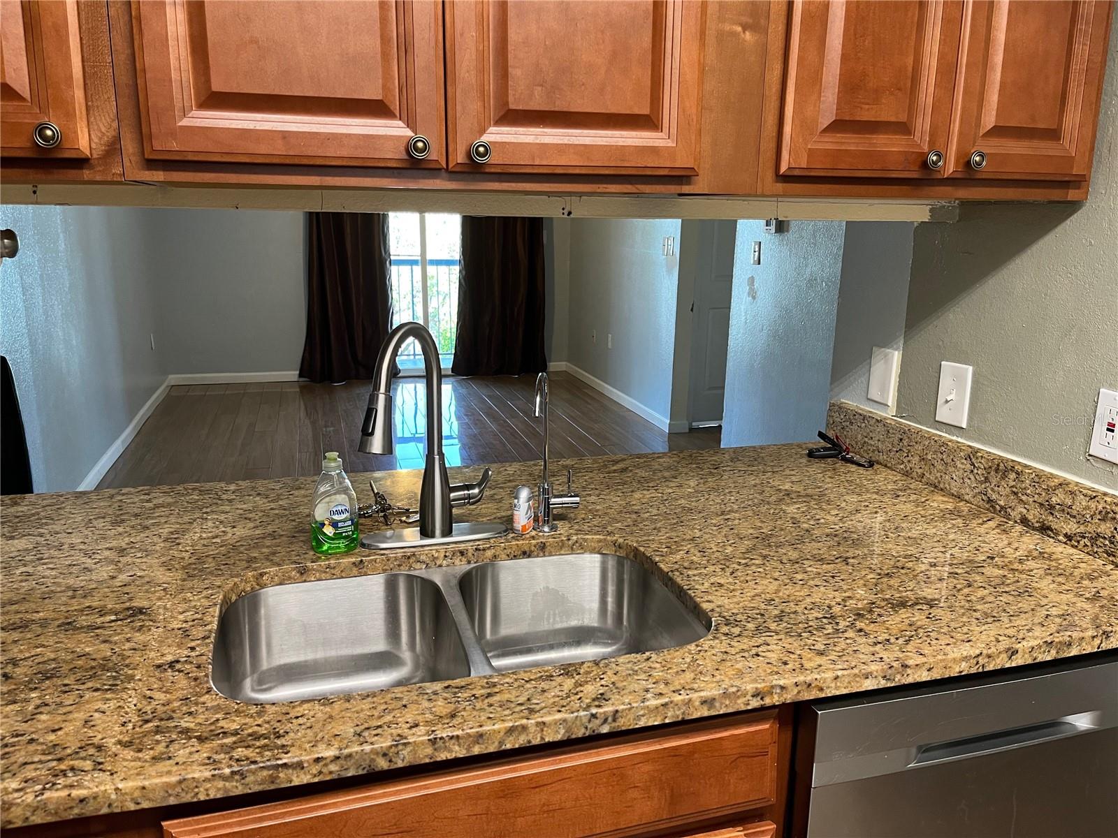 5052 TERRACE CLUB LN #201, TAMPA, FL, 33617