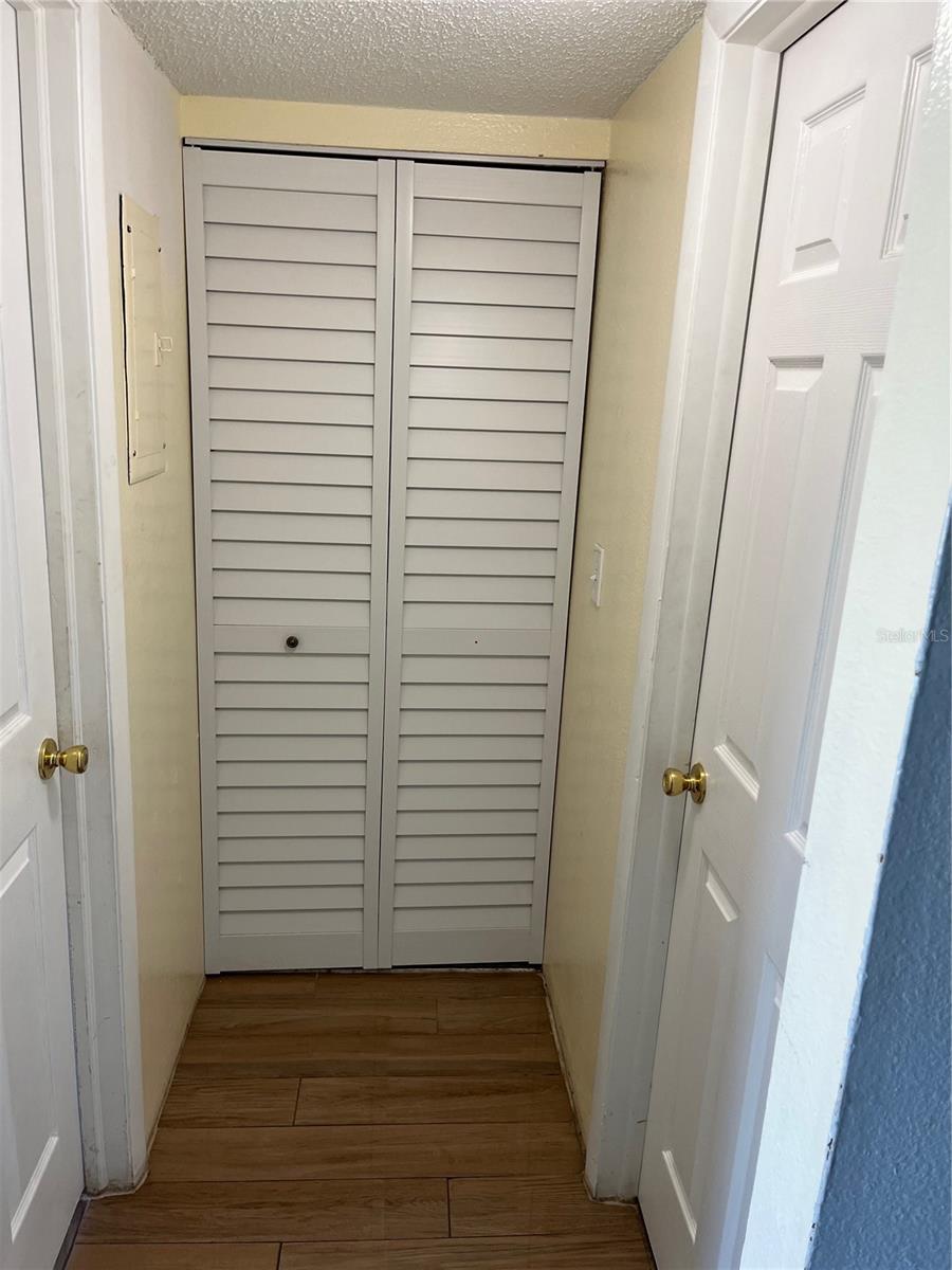 5052 TERRACE CLUB LN #201, TAMPA, FL, 33617