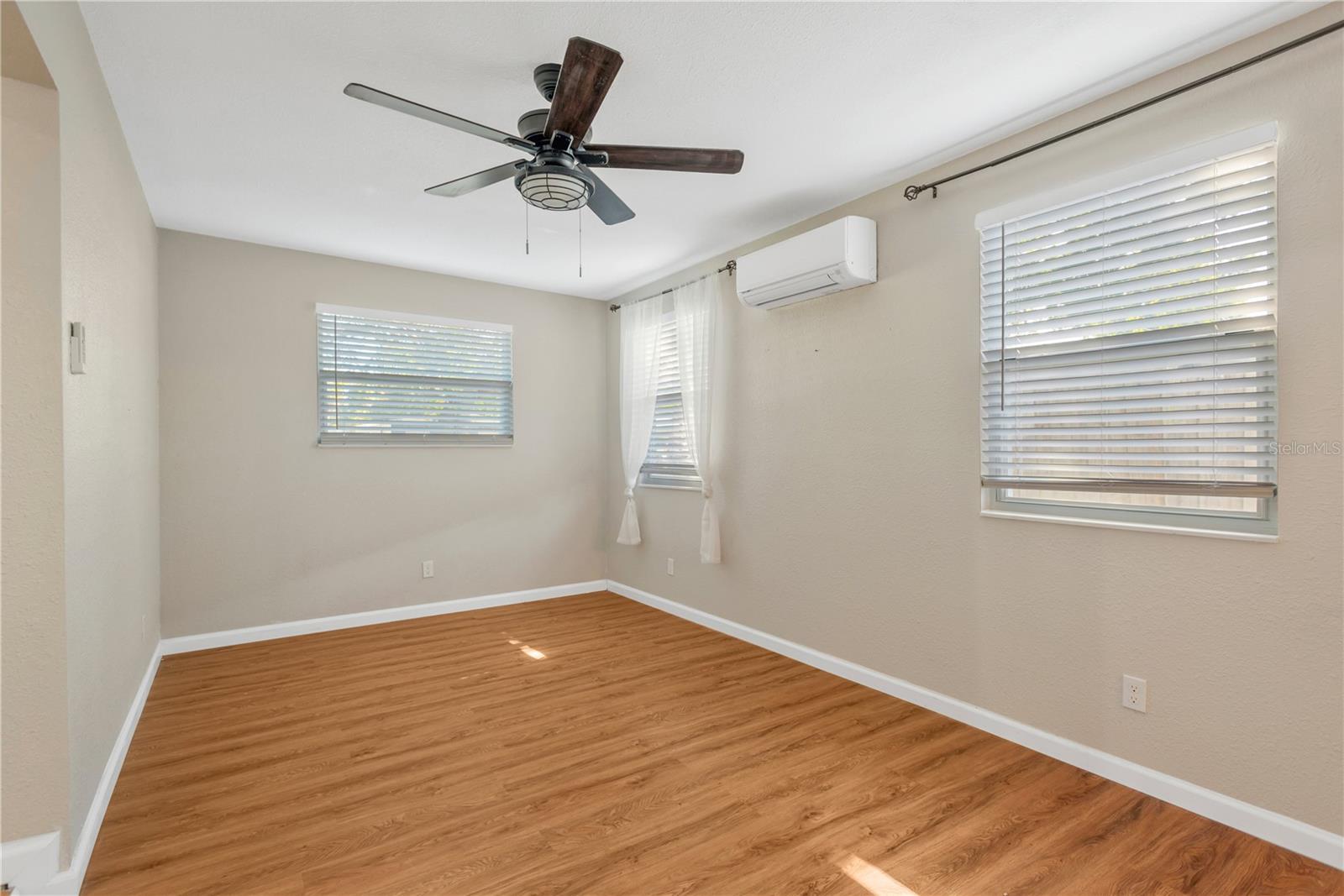 6815 S WALL ST, TAMPA, FL, 33616