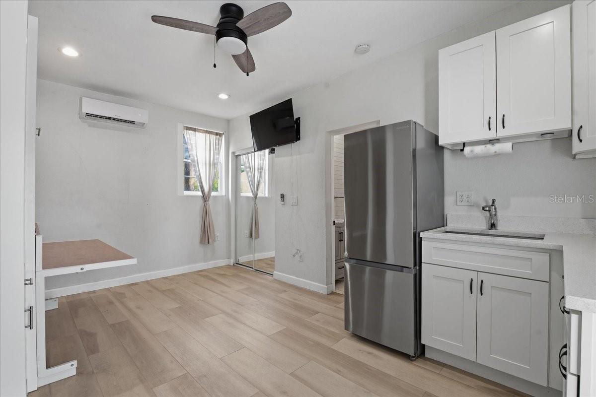 KITCHENETTE IN THE IN-LAW SUITE