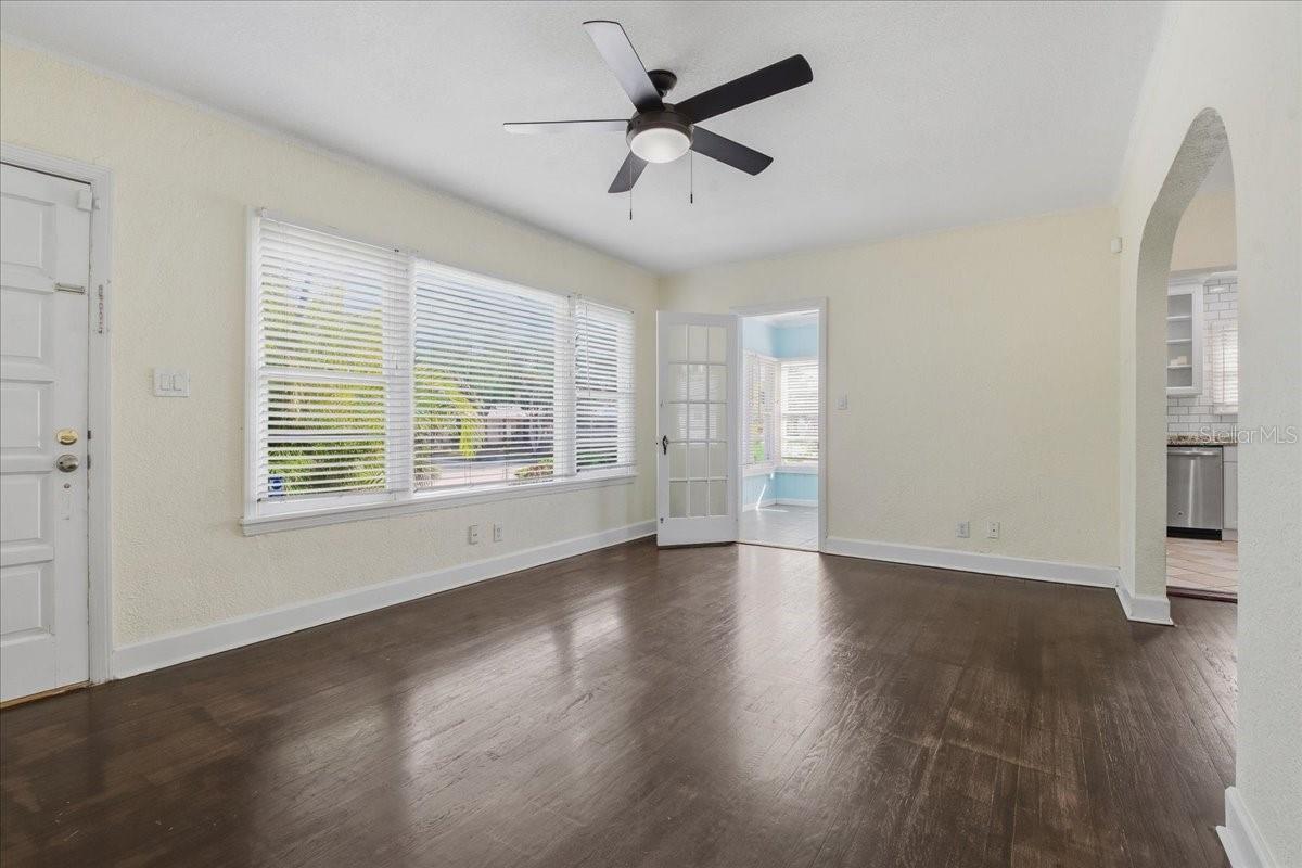 LIGHT AND BRIGHT THROUGHOUT