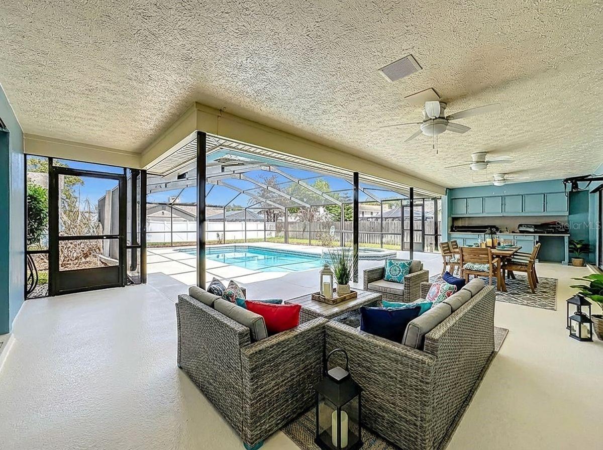 Outside Entertaining