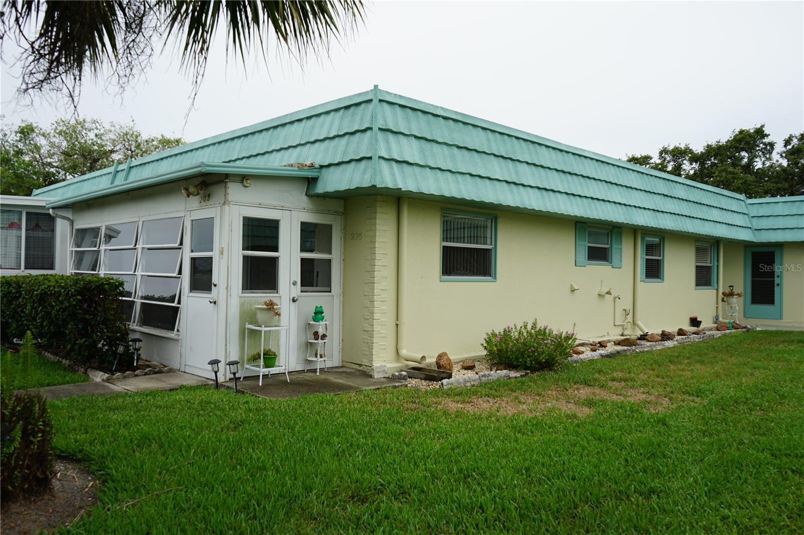 101 CAMBRIDGE TRL #205, SUN CITY CENTER, FL, 33573