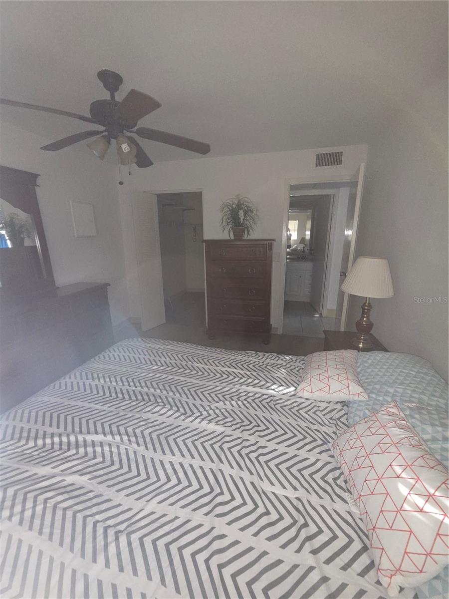 101 CAMBRIDGE TRL #205, SUN CITY CENTER, FL, 33573