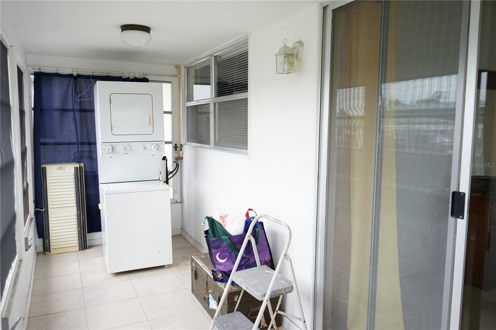 101 CAMBRIDGE TRL #205, SUN CITY CENTER, FL, 33573