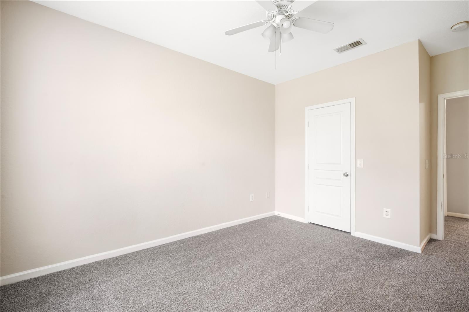 9301 CRESCENT LOOP CIR #206, TAMPA, FL, 33619