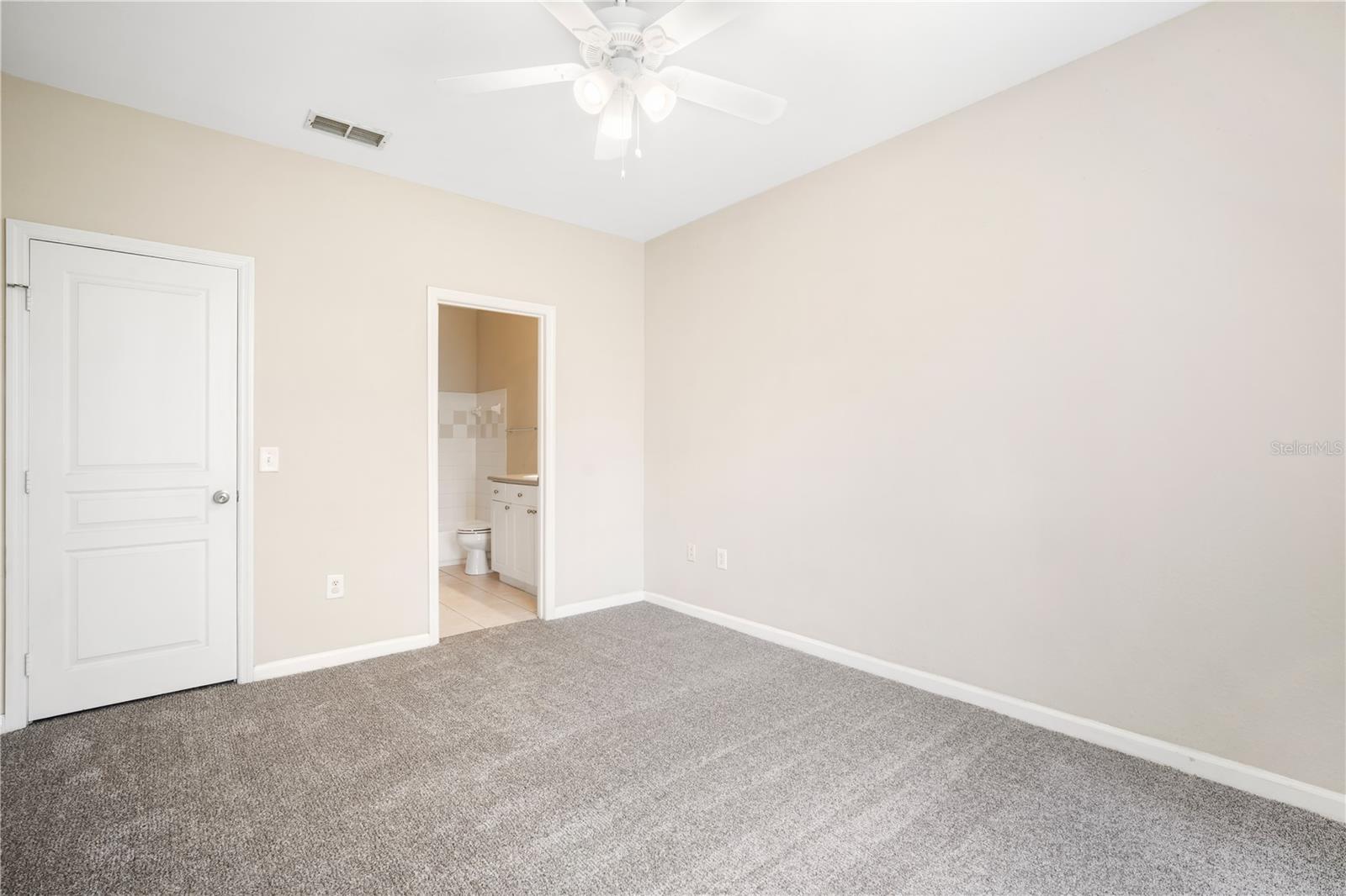 9301 CRESCENT LOOP CIR #206, TAMPA, FL, 33619