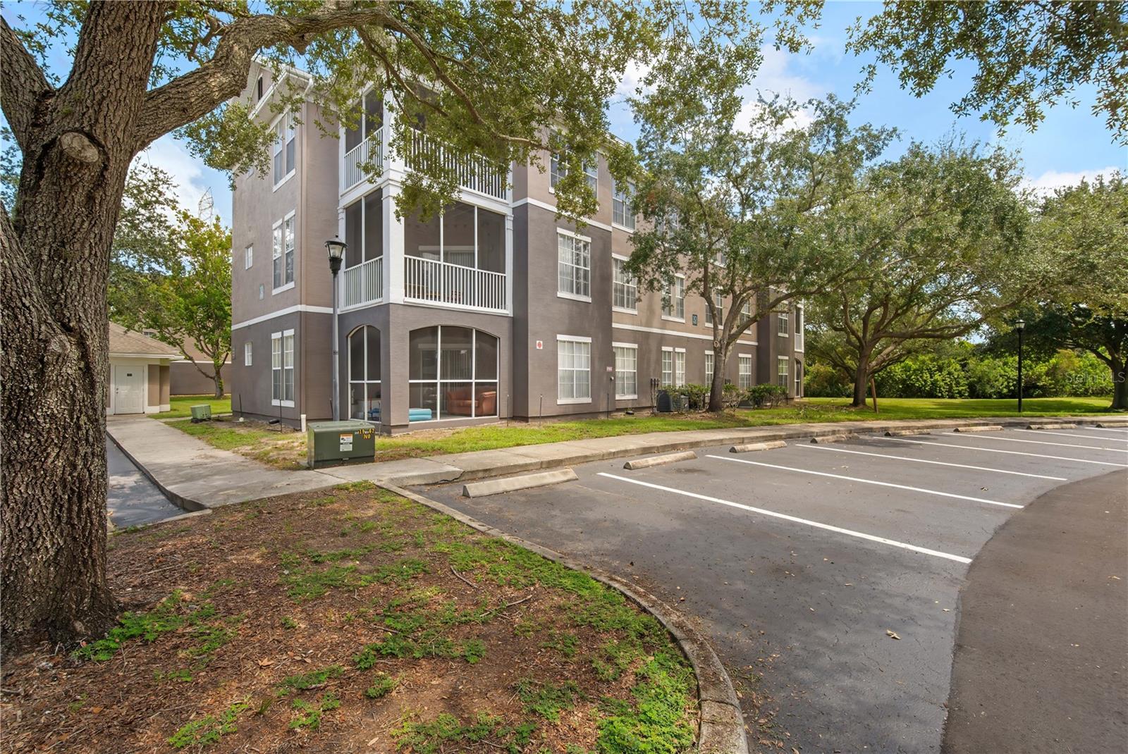 9301 CRESCENT LOOP CIR #206, TAMPA, FL, 33619