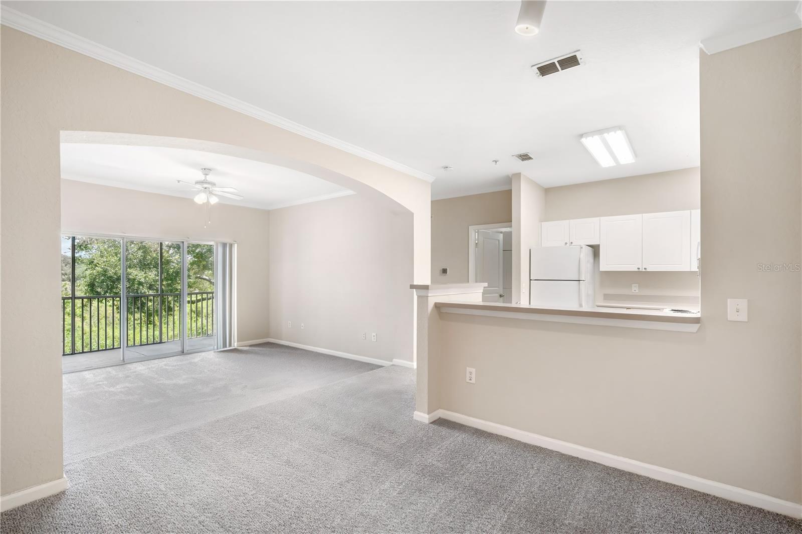 9301 CRESCENT LOOP CIR #206, TAMPA, FL, 33619