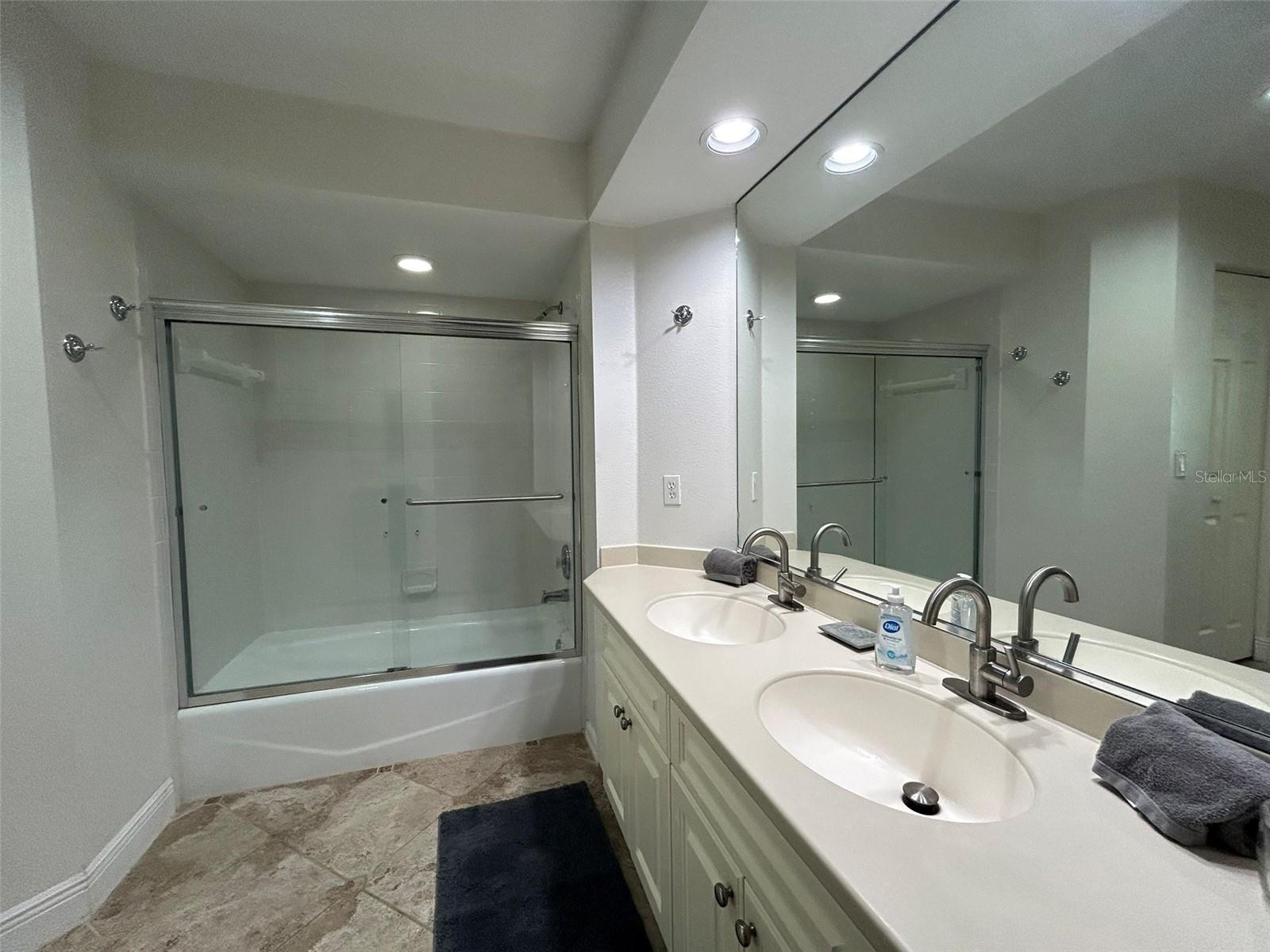 3604 54TH DR W #204, BRADENTON, FL, 34210