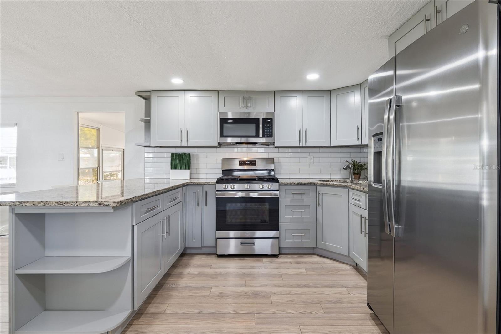 511 FLAMINGO LN, OSTEEN, FL, 32764