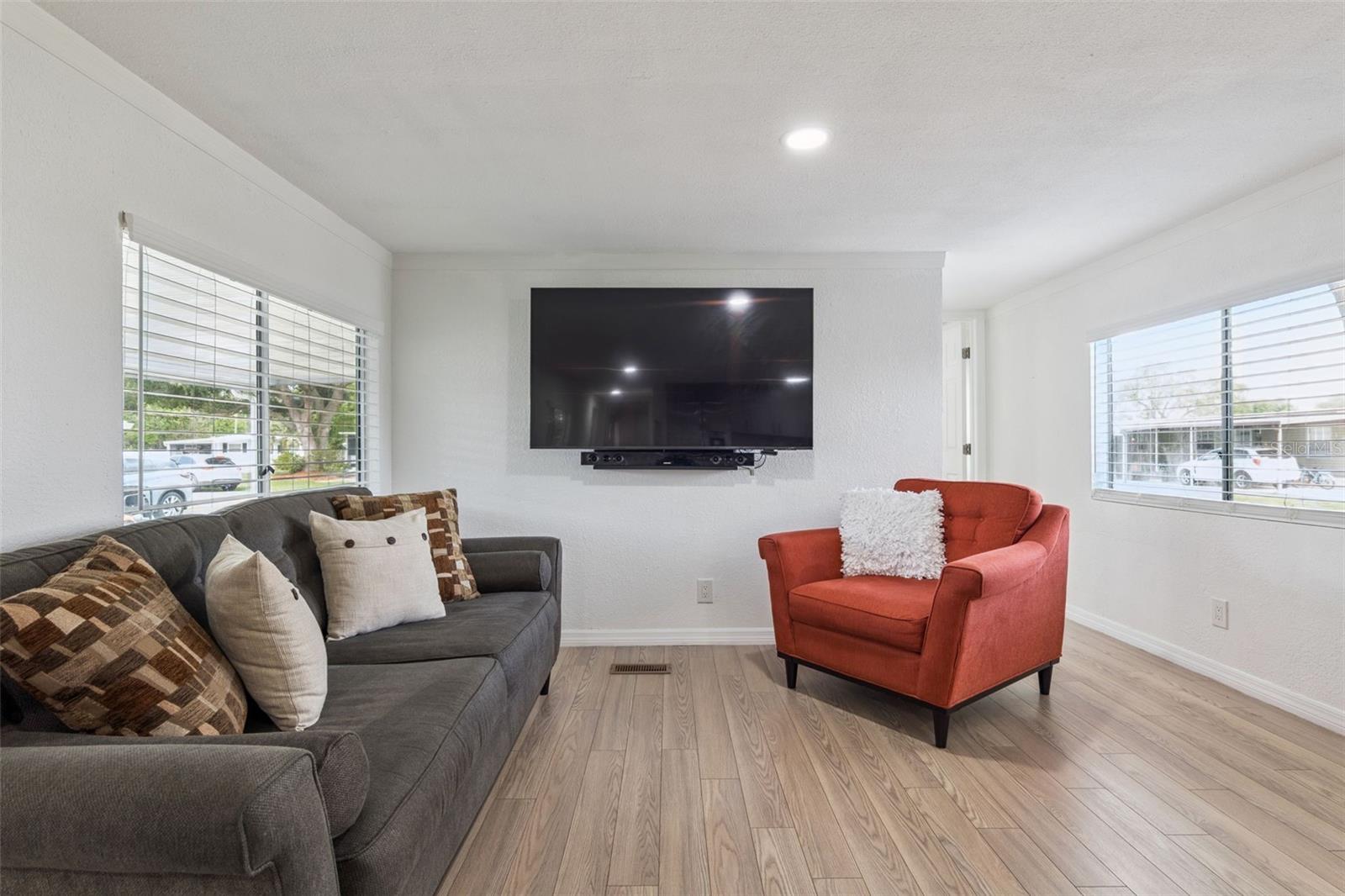 511 FLAMINGO LN, OSTEEN, FL, 32764