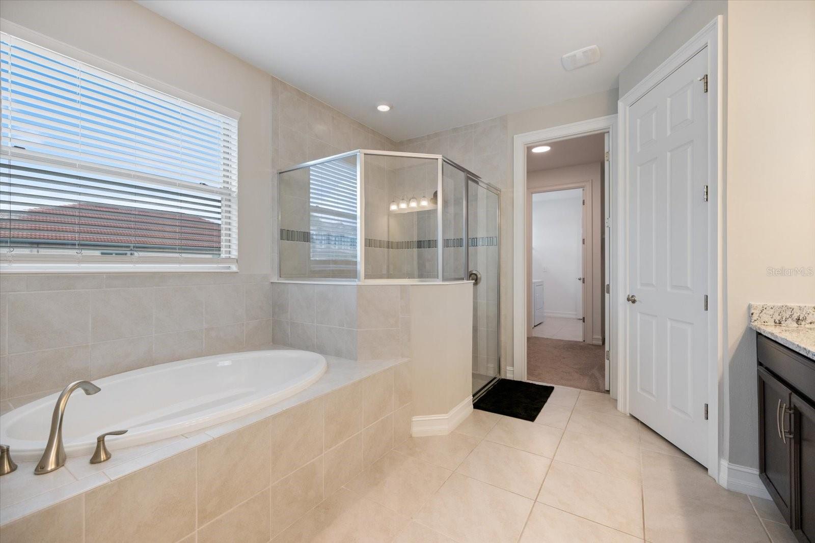 520 MARAVIYA BLVD, NOKOMIS, FL, 34275