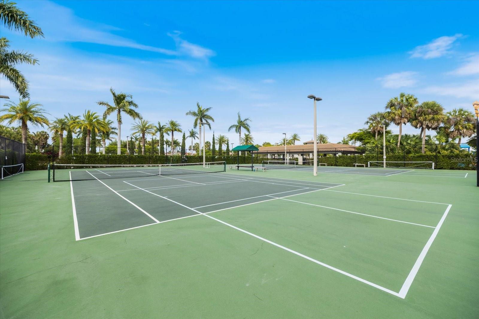 520 MARAVIYA BLVD, NOKOMIS, FL, 34275