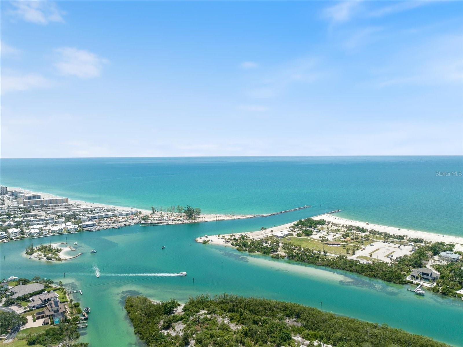 520 MARAVIYA BLVD, NOKOMIS, FL, 34275