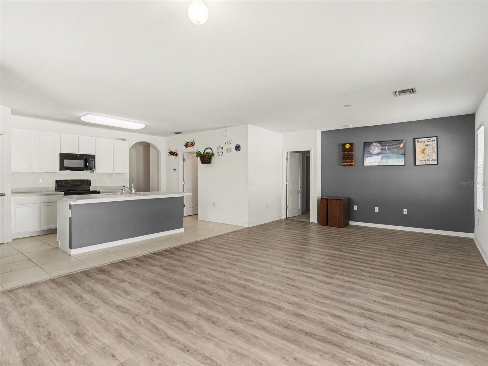 5268 11TH ST E, BRADENTON, FL, 34203