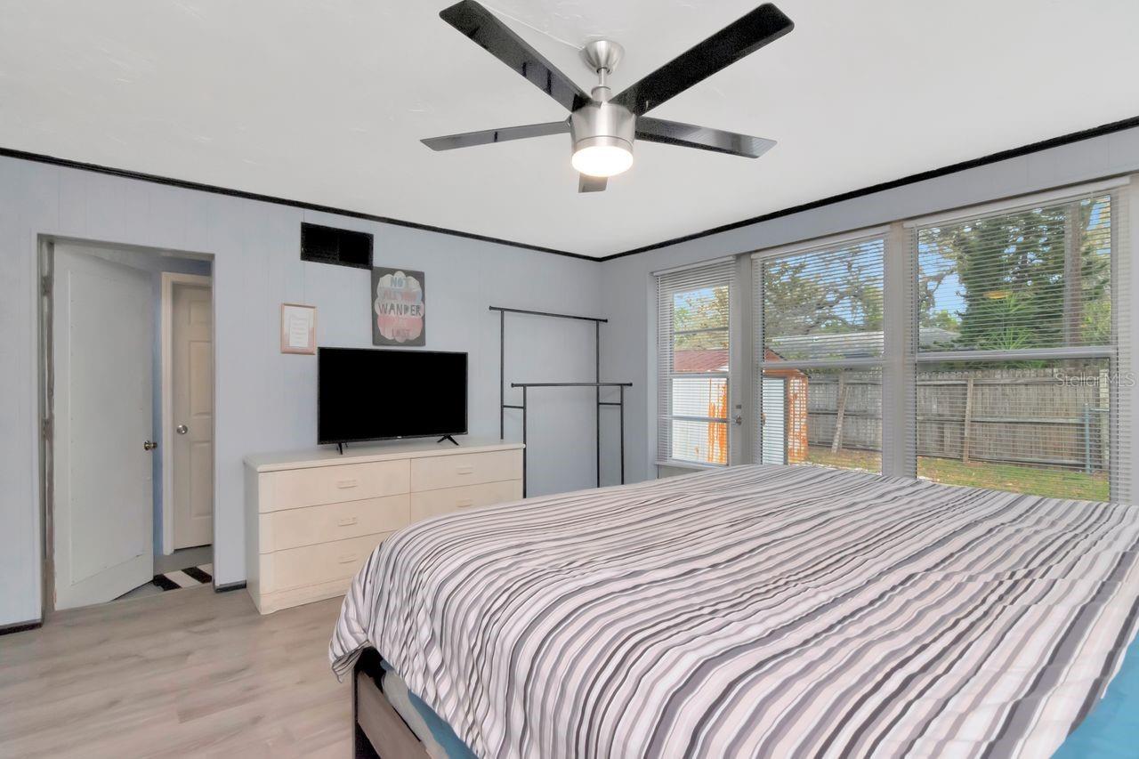 305 BAKER AVE, CLEARWATER, FL, 33755