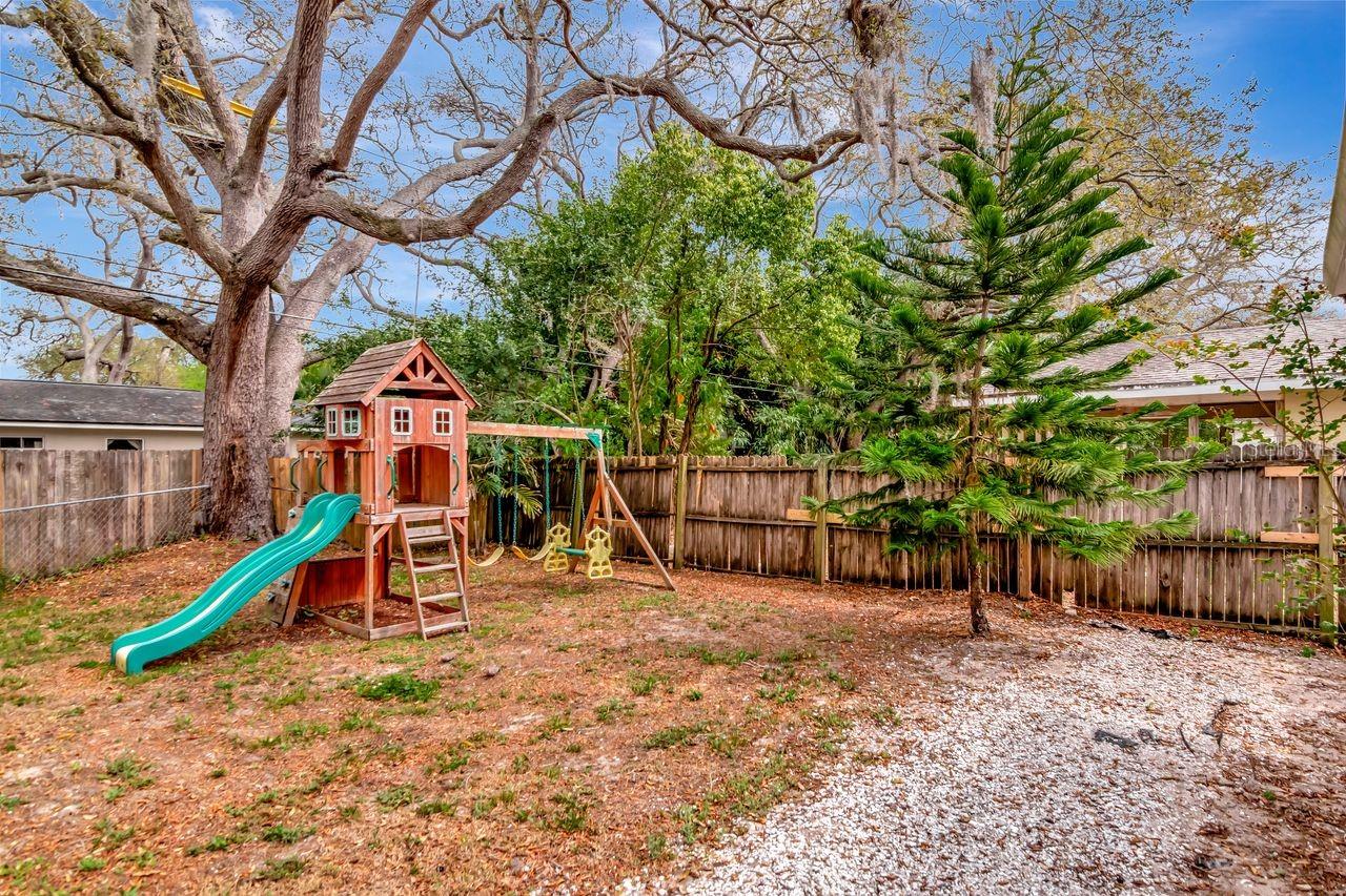 305 BAKER AVE, CLEARWATER, FL, 33755