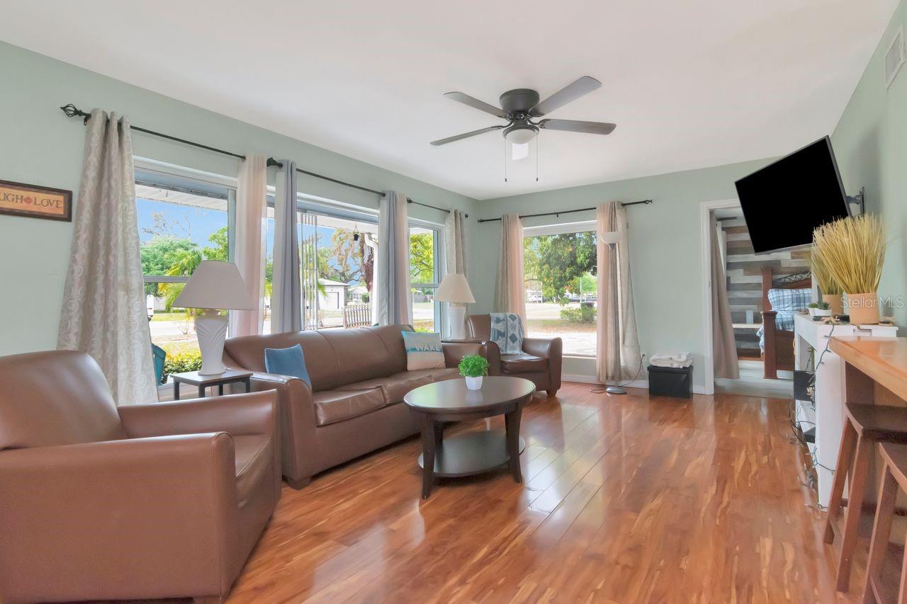 305 BAKER AVE, CLEARWATER, FL, 33755
