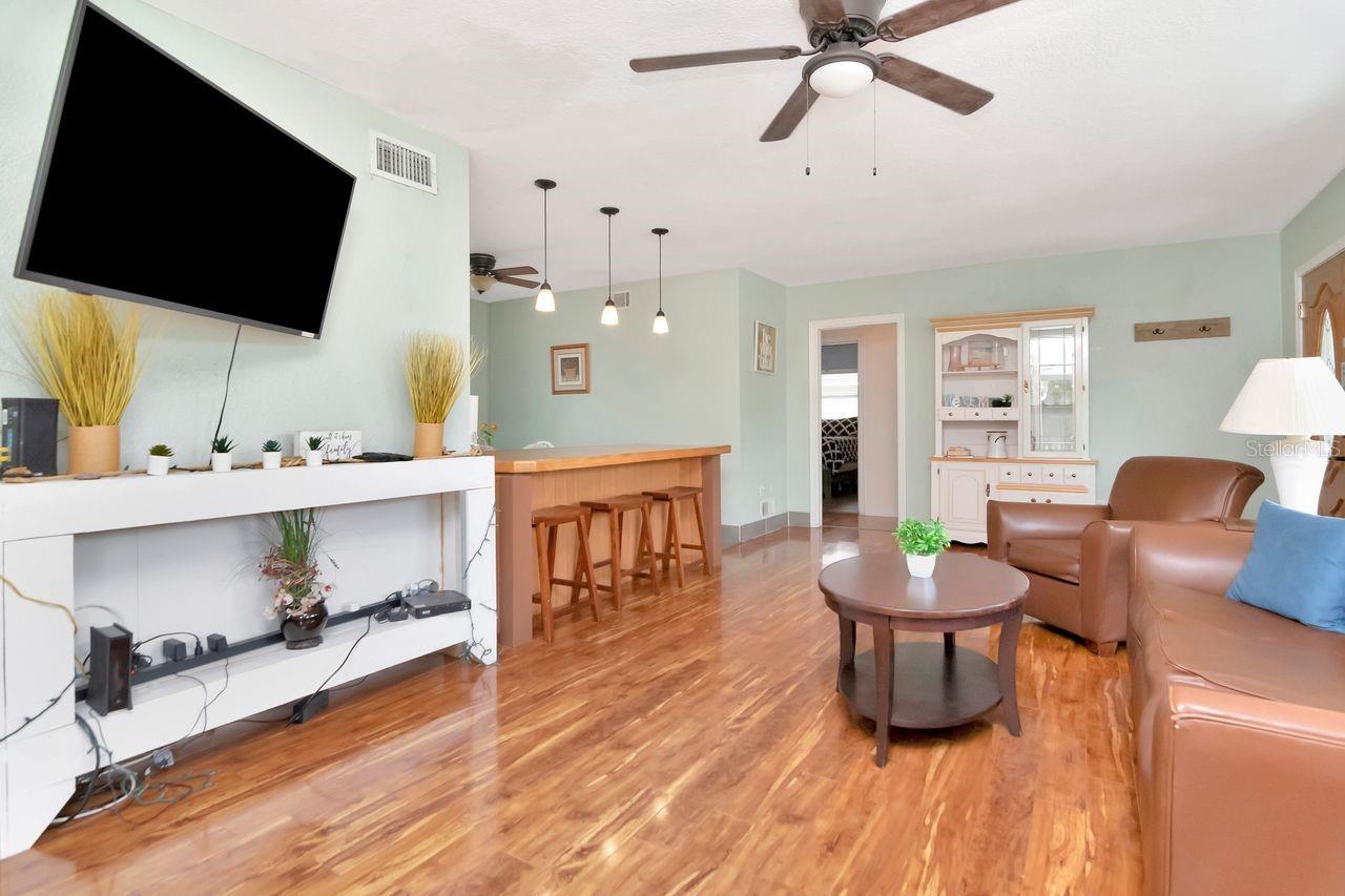 305 BAKER AVE, CLEARWATER, FL, 33755