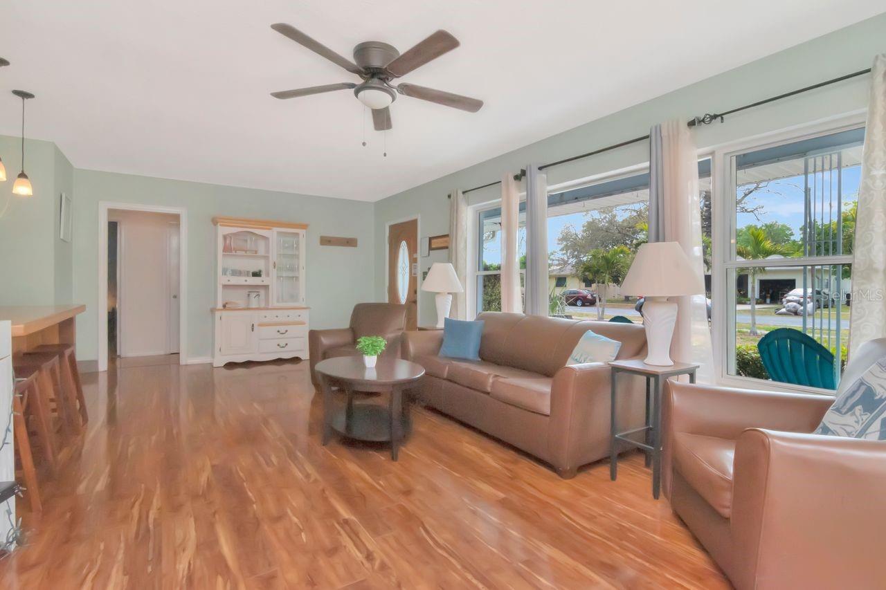 305 BAKER AVE, CLEARWATER, FL, 33755