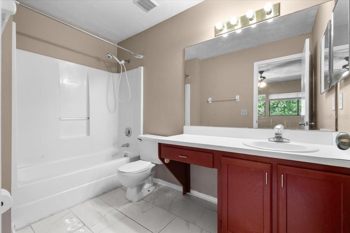 5864 SW 8TH PL, GAINESVILLE, FL, 32607