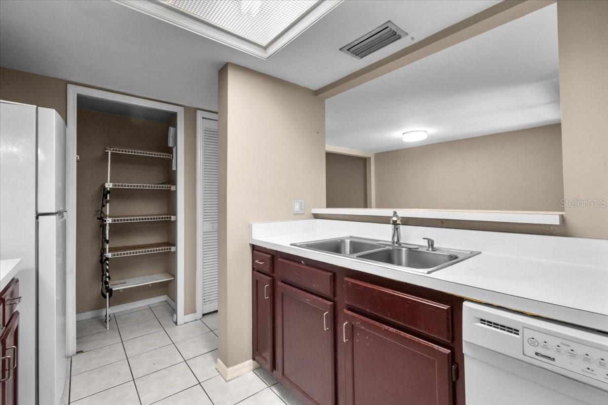 5864 SW 8TH PL, GAINESVILLE, FL, 32607