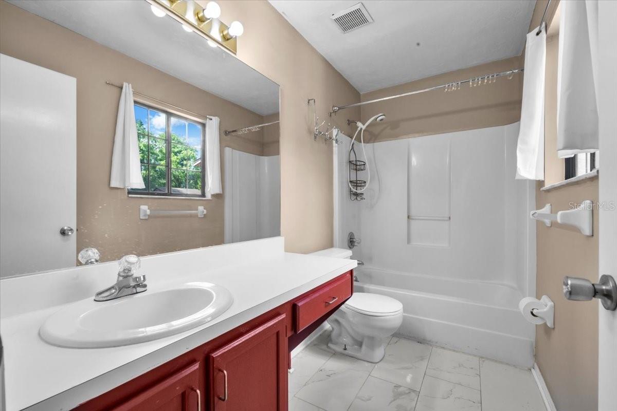 5864 SW 8TH PL, GAINESVILLE, FL, 32607