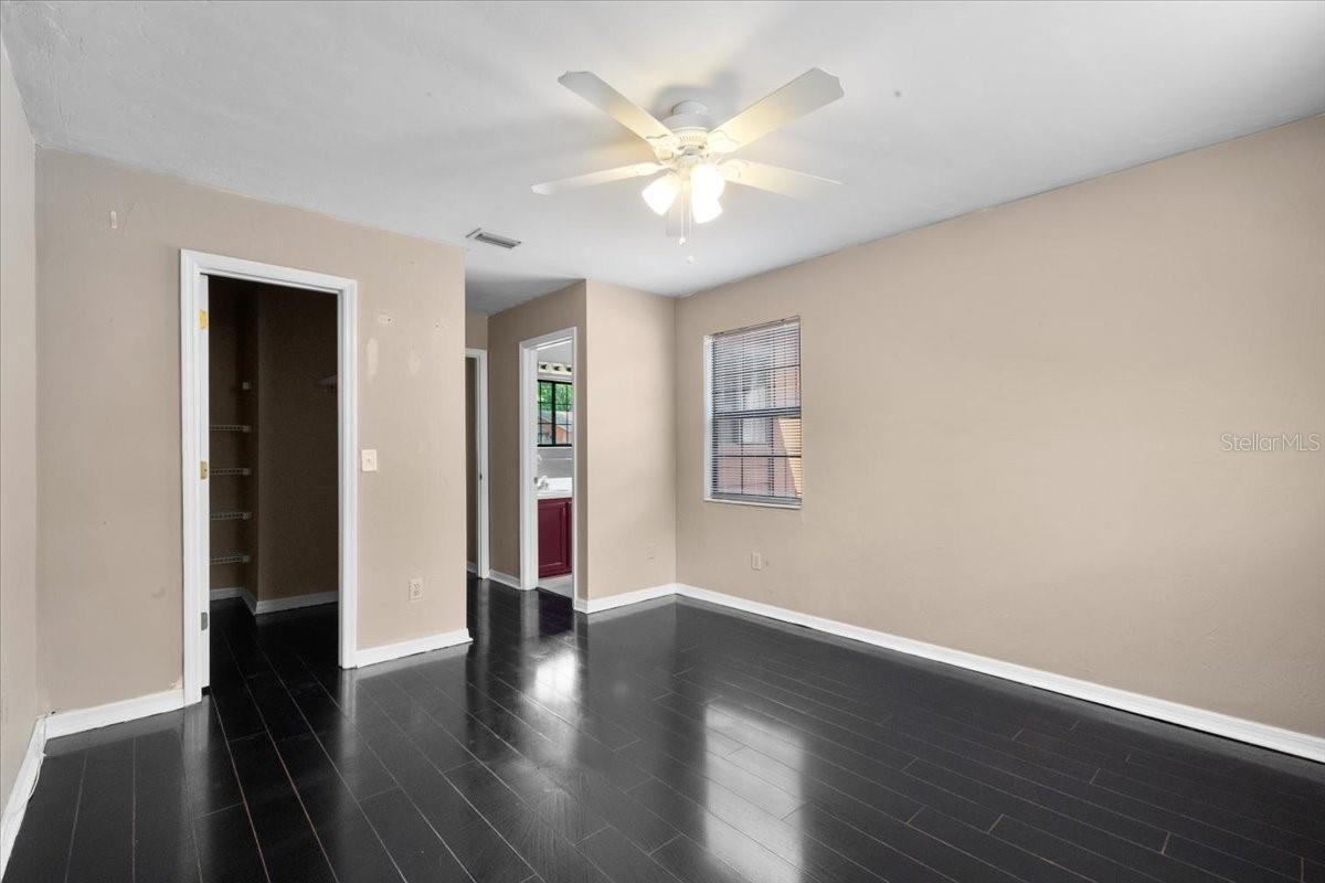 5864 SW 8TH PL, GAINESVILLE, FL, 32607