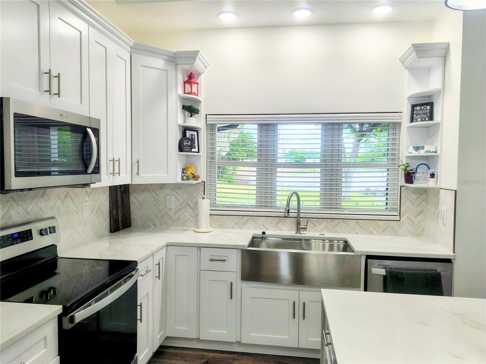 1070 LAKE ARIANA BLVD, AUBURNDALE, FL, 33823