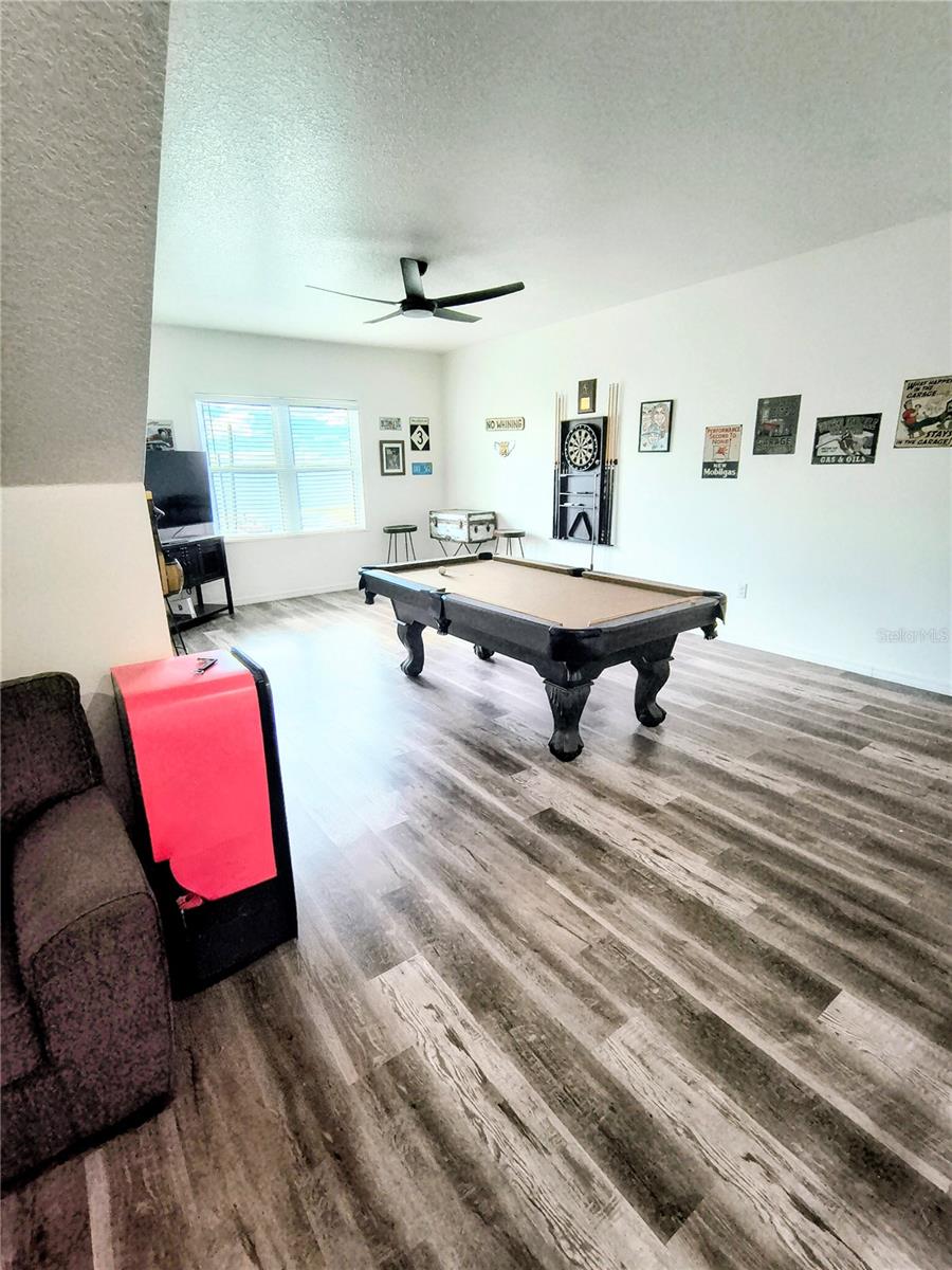 1070 LAKE ARIANA BLVD, AUBURNDALE, FL, 33823