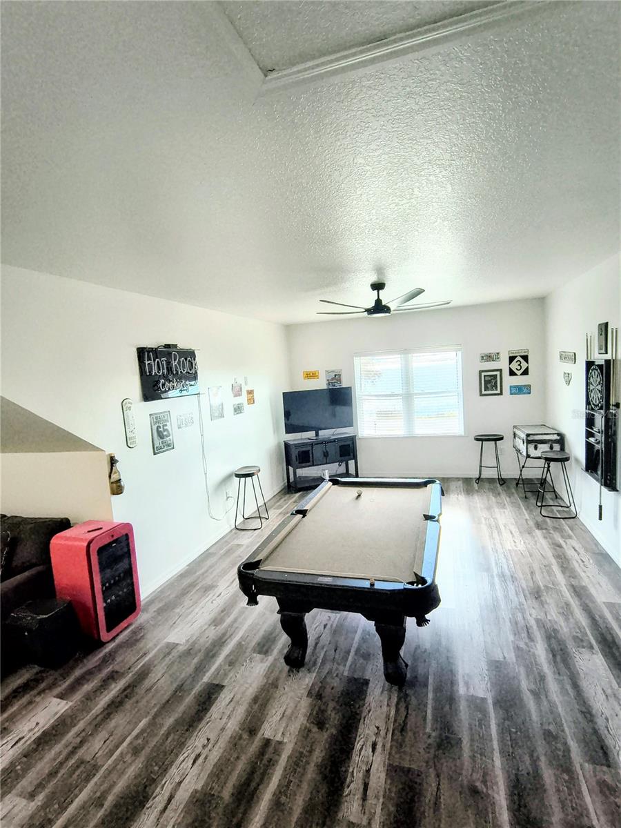 1070 LAKE ARIANA BLVD, AUBURNDALE, FL, 33823