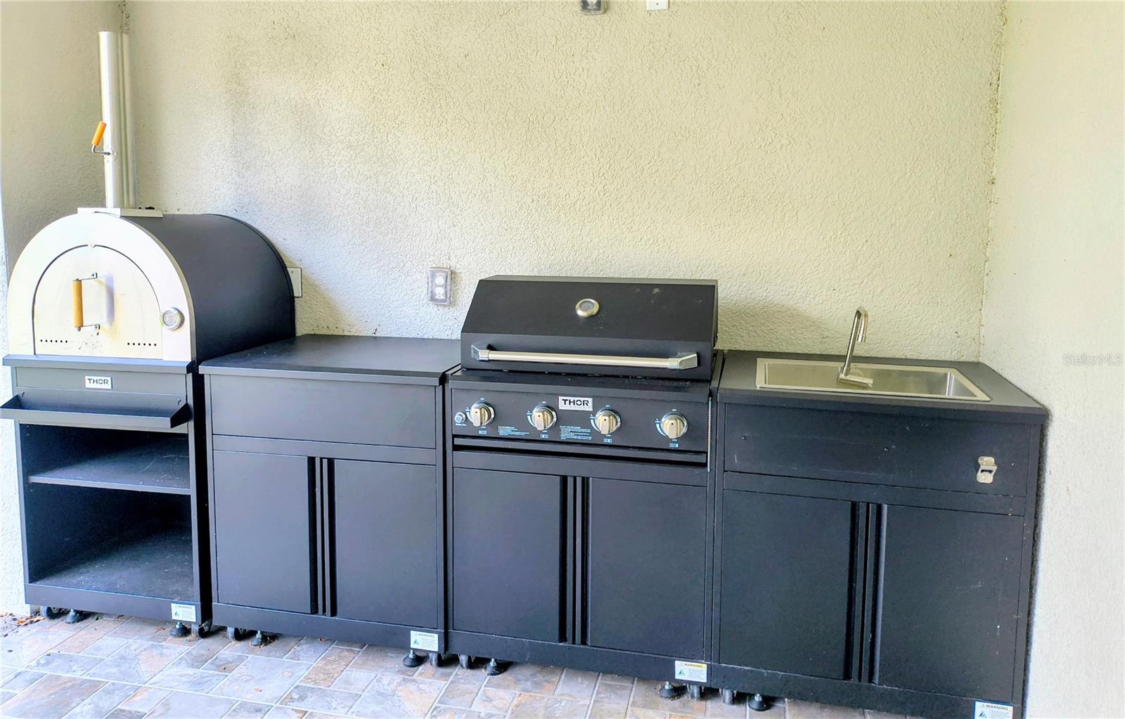 1070 LAKE ARIANA BLVD, AUBURNDALE, FL, 33823