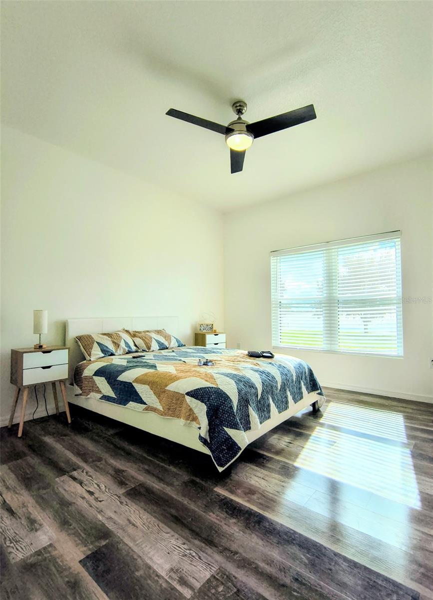 1070 LAKE ARIANA BLVD, AUBURNDALE, FL, 33823